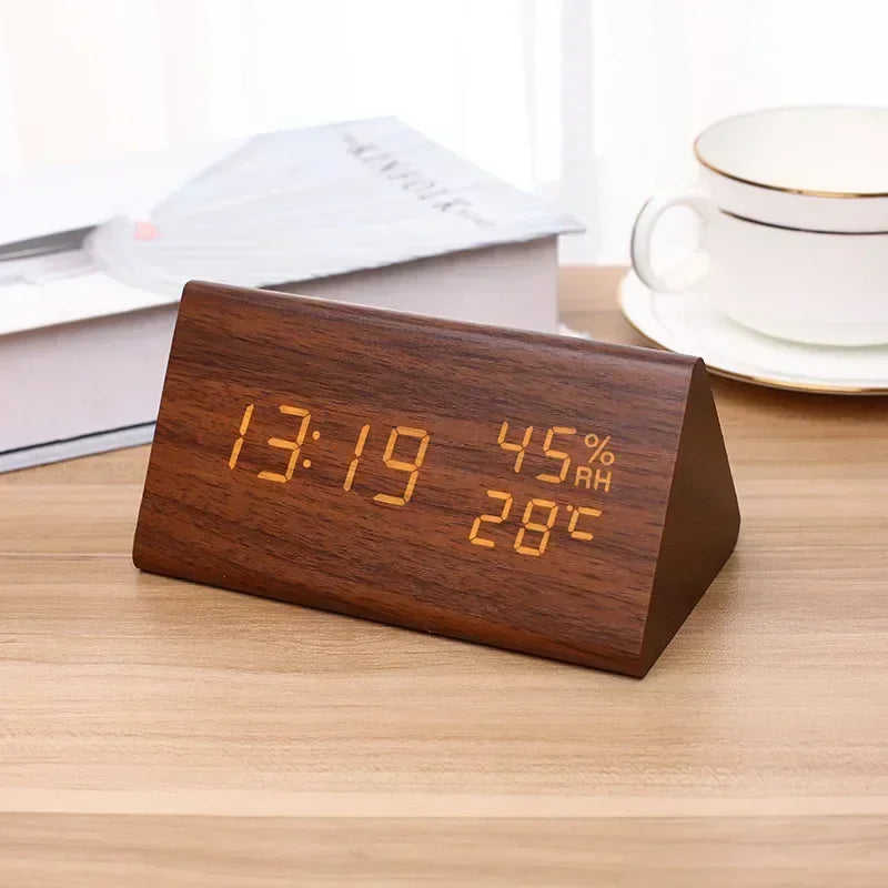 Minimal LED Digital Clock by Dar Aura